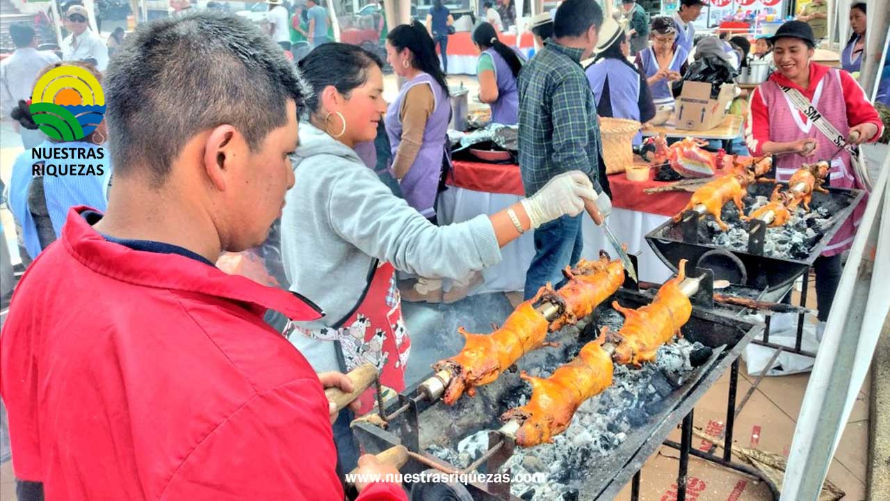 Asociaciones productivas participaron en el X Festival del Cuy Azogues 2024