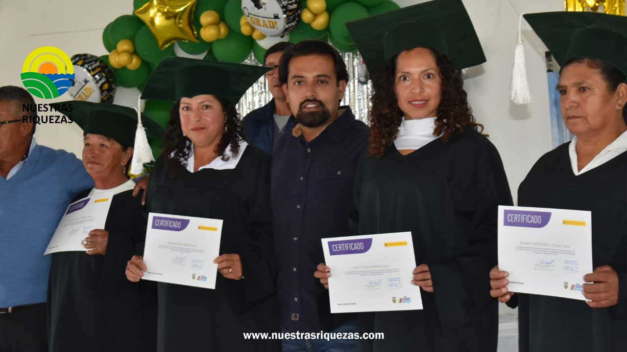 Productoras de Pusuchisi fortalecen sus conocimientos en técnicas para mejorar la producción