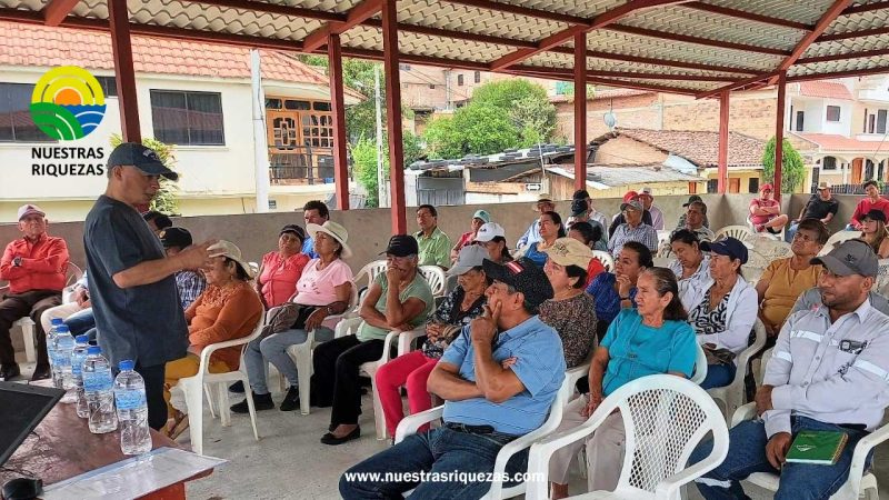 Productores de Loja fortalecen conocimientos en gestión y conservación del recurso hídrico en sequía