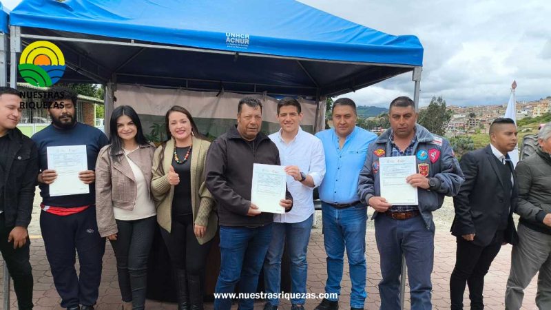 Agricultores de Carchi se benefician de títulos de propiedad y personería jurídica