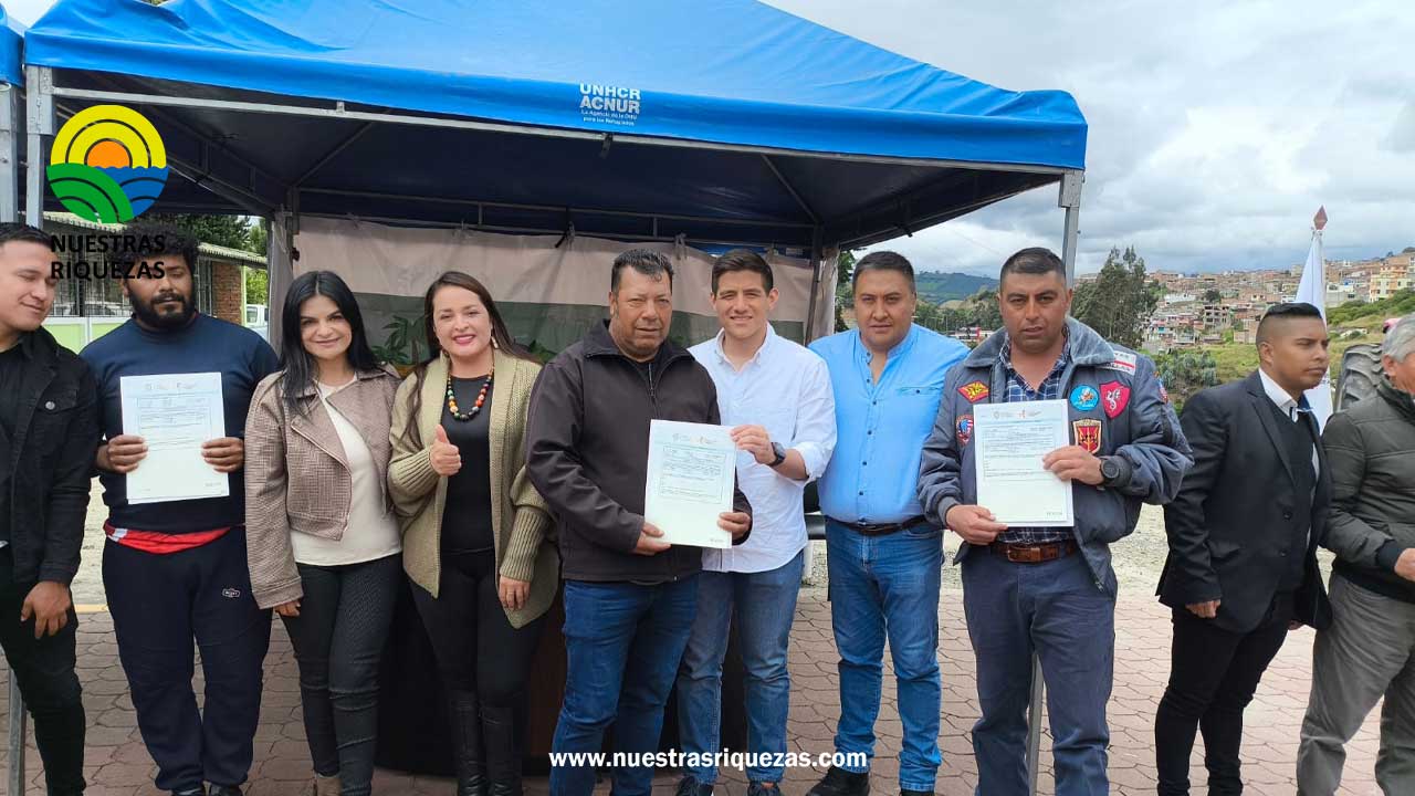 Agricultores de Carchi se benefician de títulos de propiedad y personería jurídica