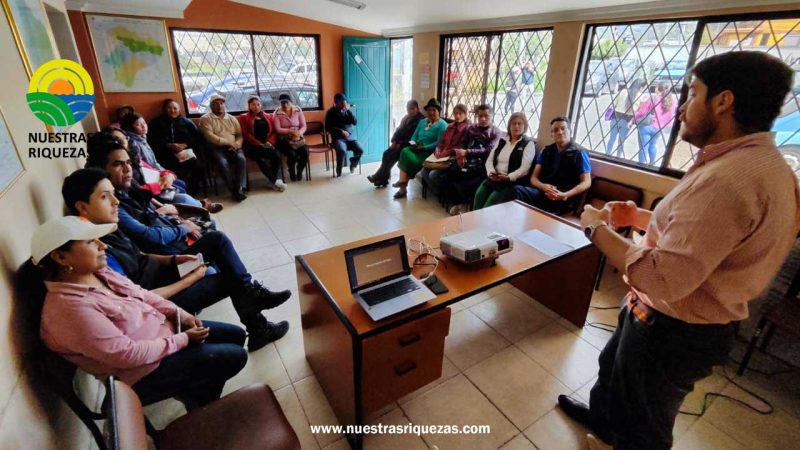 Productores agroecológicos de Cayambe aprenden sobre manejo de plagas y enfermedades