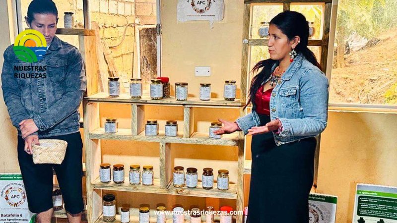 A través de un foro y una casa de semillas, productores de San Lucas refuerzan su identidad cultural y soberanía alimentaria