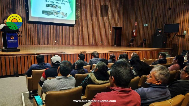 Agricultores y apicultores de Pichincha se capacitan en buenas prácticas para fortalecer la producción sostenible